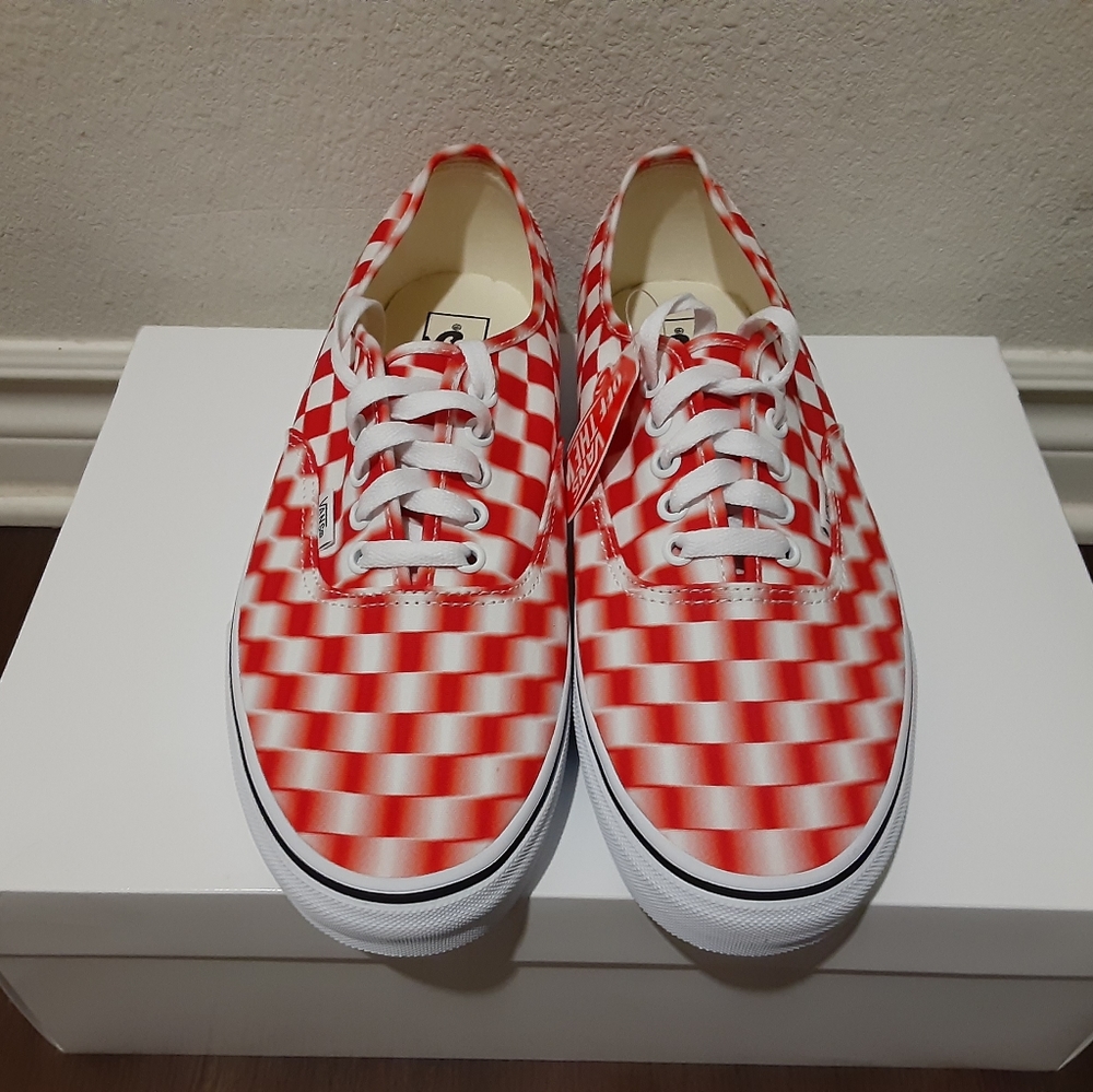 Vans - Picture 2 of 4